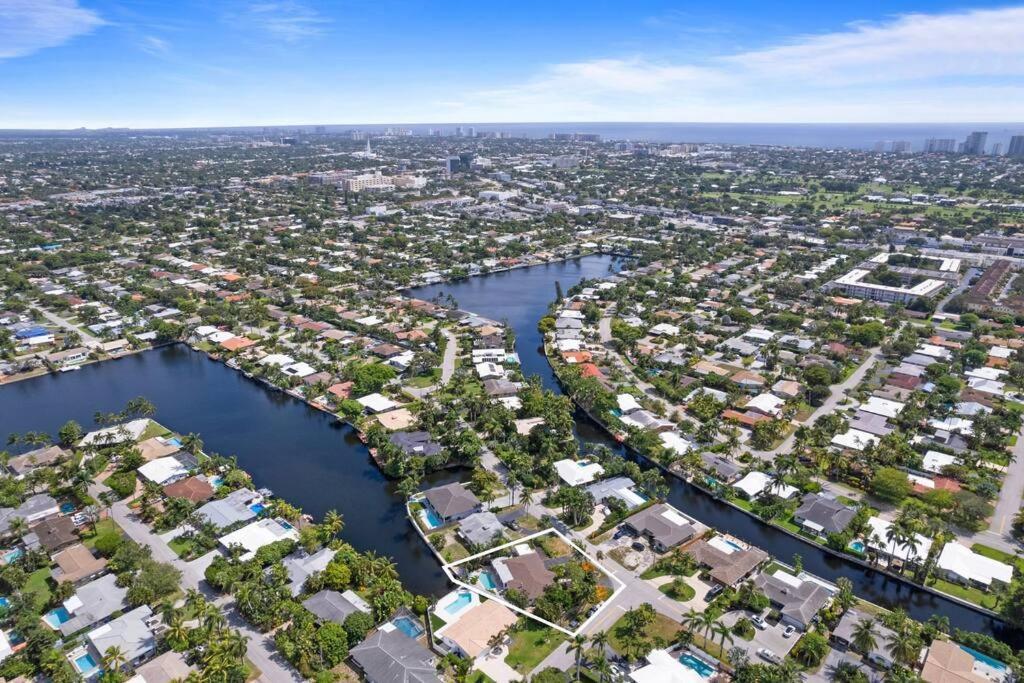 Waterfront-Heated Pool-Mini Golf-Game Room-2Mi Beach Fort Lauderdale Exterior photo